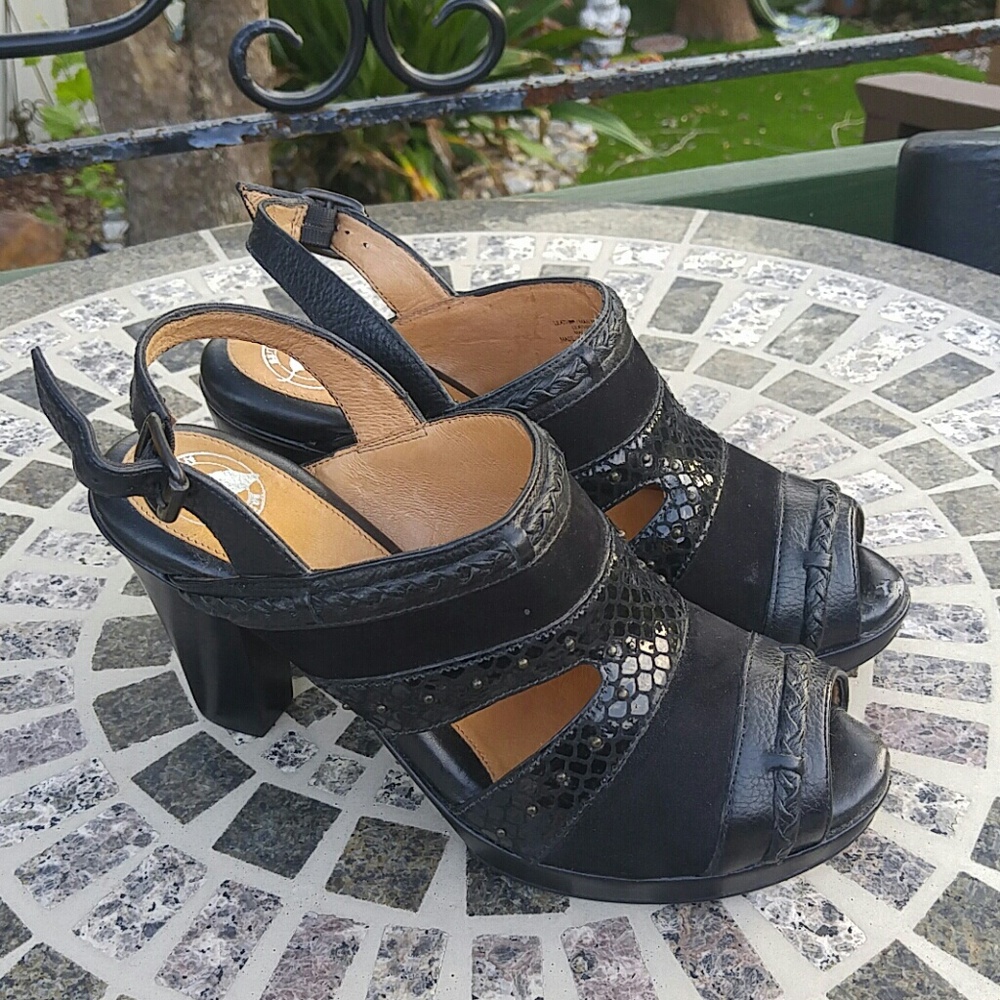 Nurture Comfort heel shoes NWOT